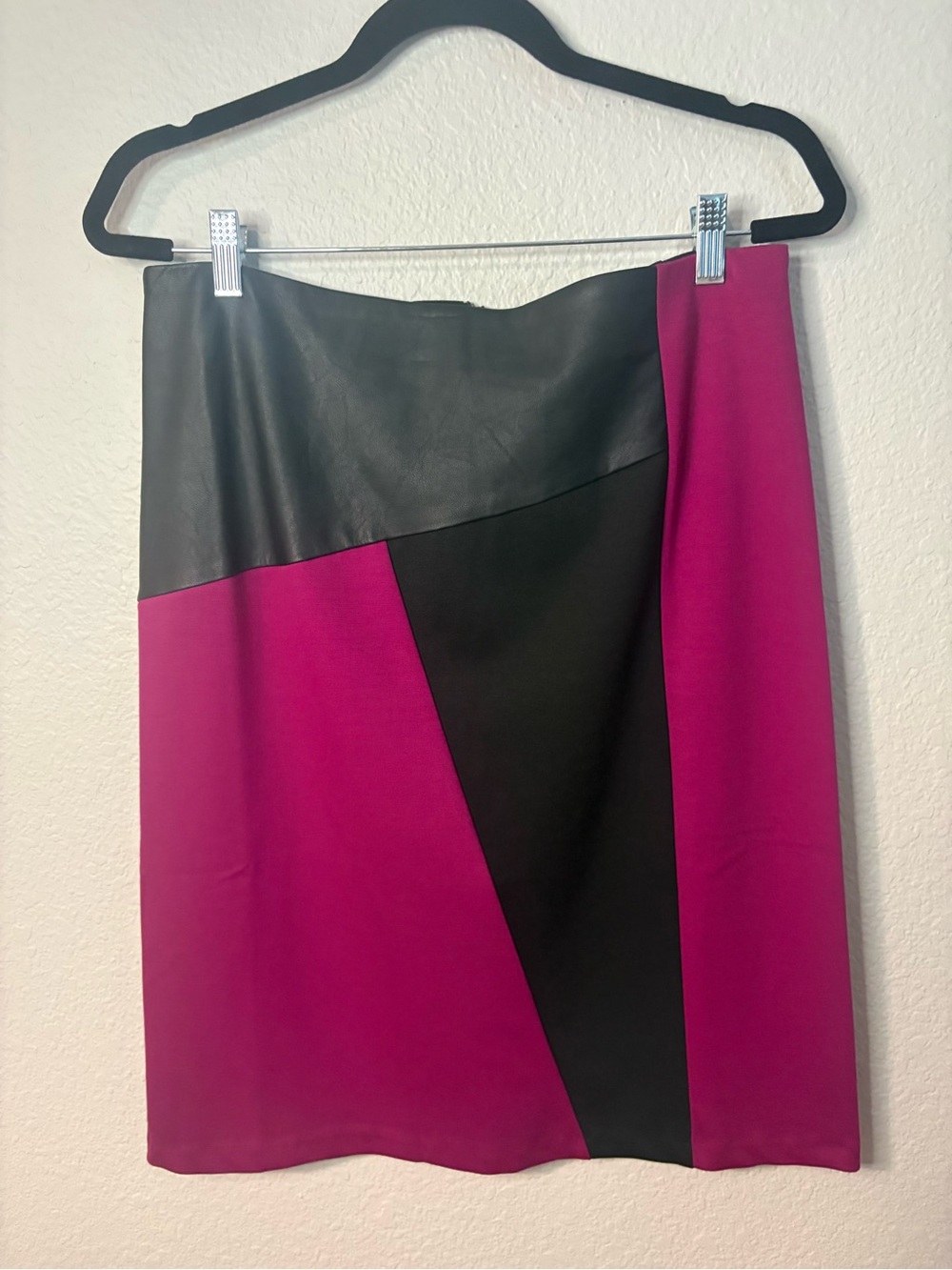 Focus 2000 Magenta and Black Colorblock Pencil Skirt